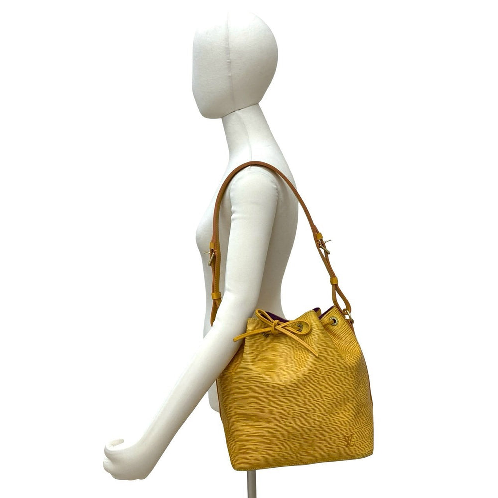 ショルダーバッグ ルイヴィトン プチノエ