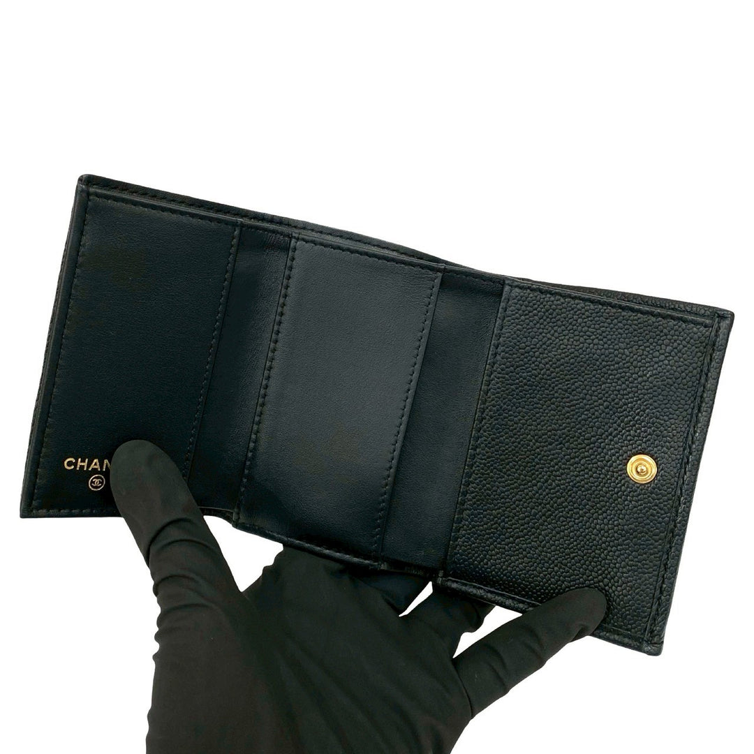 trifold wallet chanel