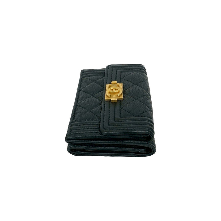 trifold wallet chanel