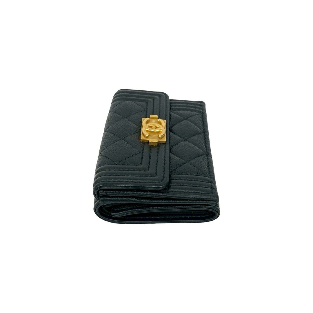 trifold wallet chanel