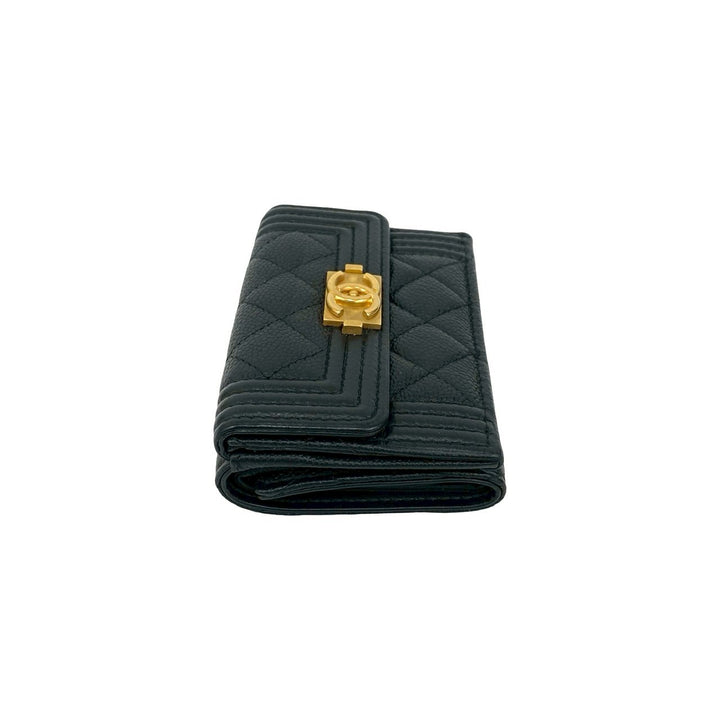 trifold wallet chanel