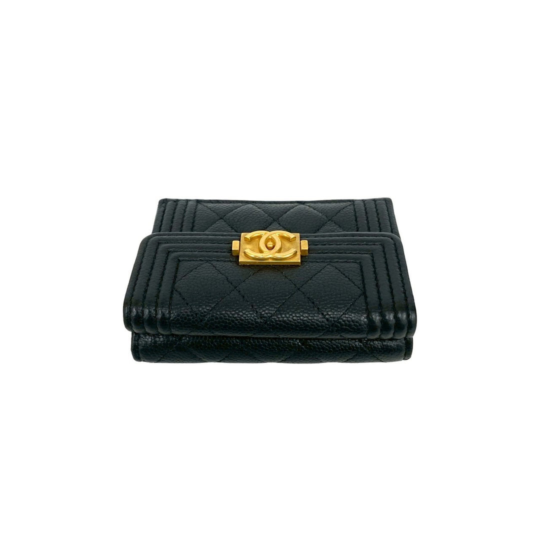 trifold wallet chanel