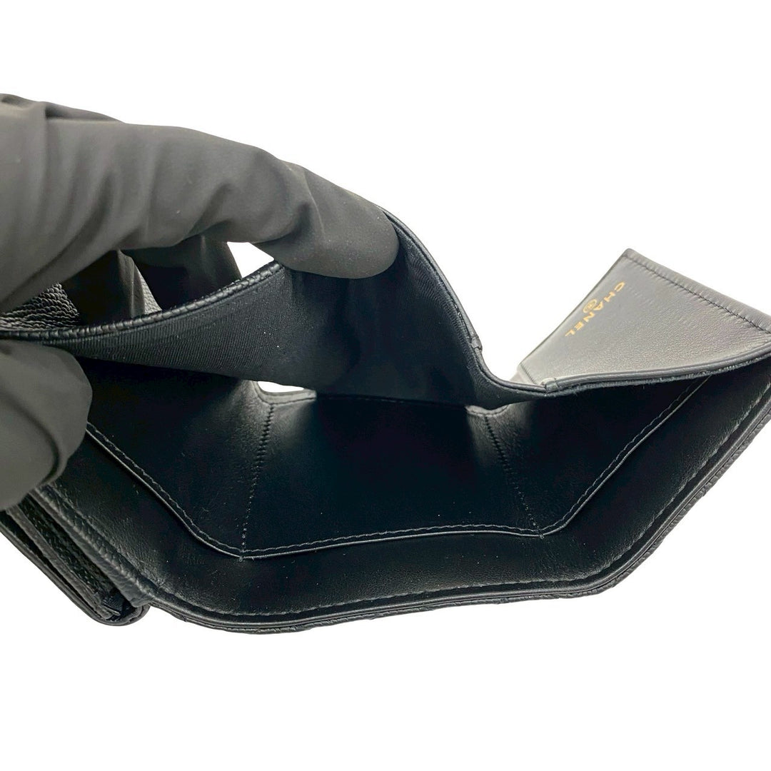 trifold wallet chanel