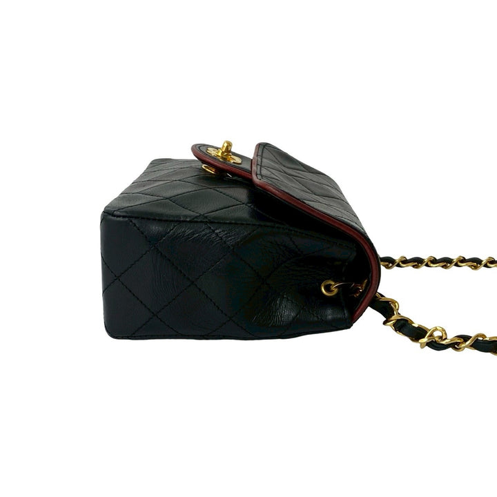 ショルダーバッグ シャネル