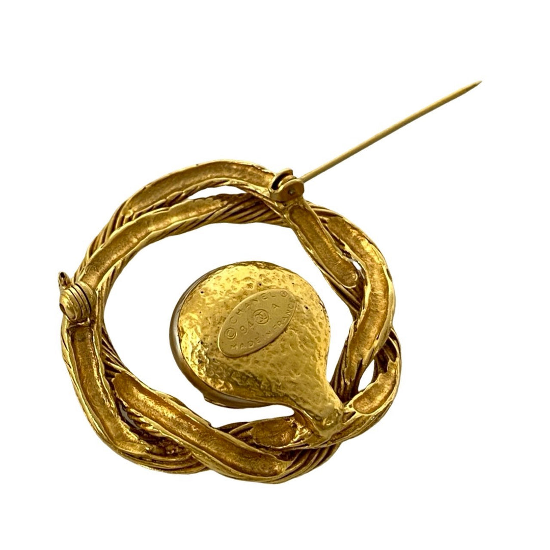 brooch chanel