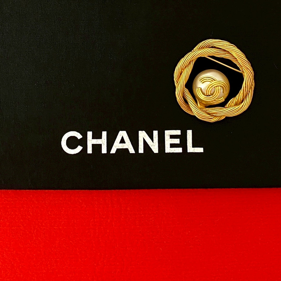 brooch chanel