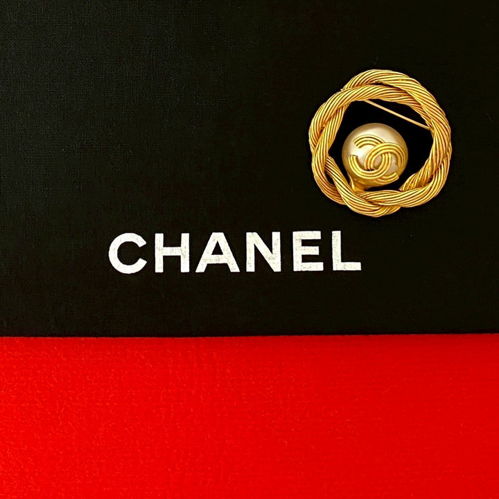 brooch chanel