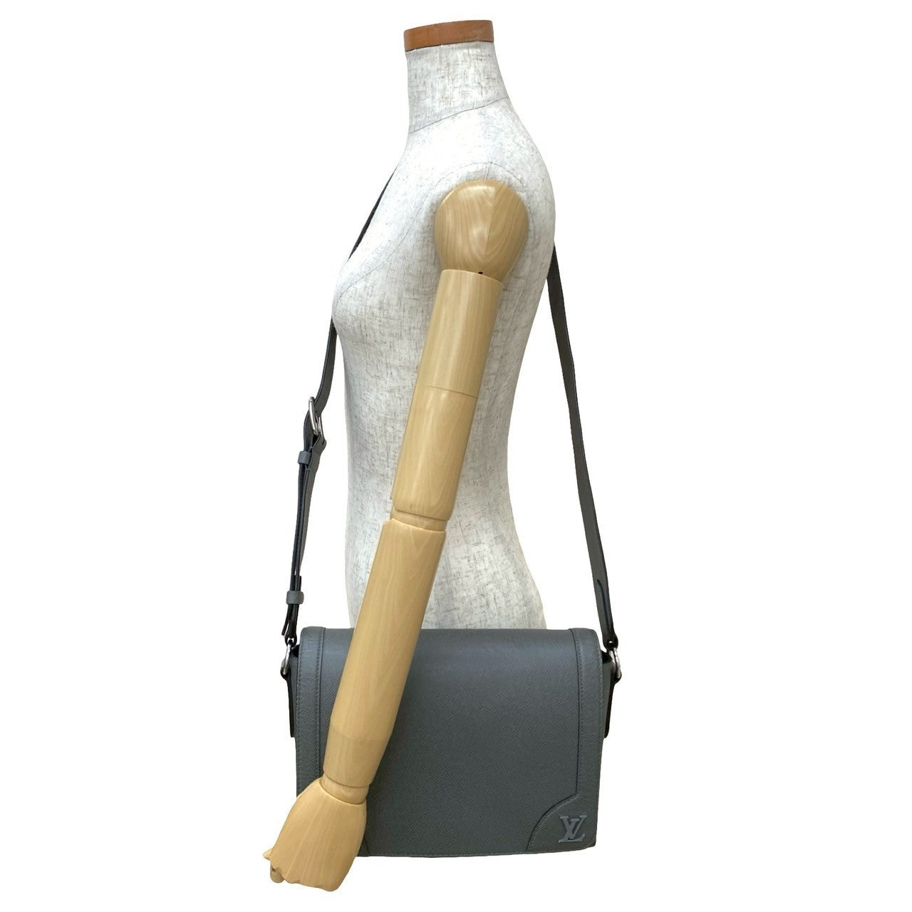 LOUIS VUITTON ニューフラップ メッセンジャー – Trip