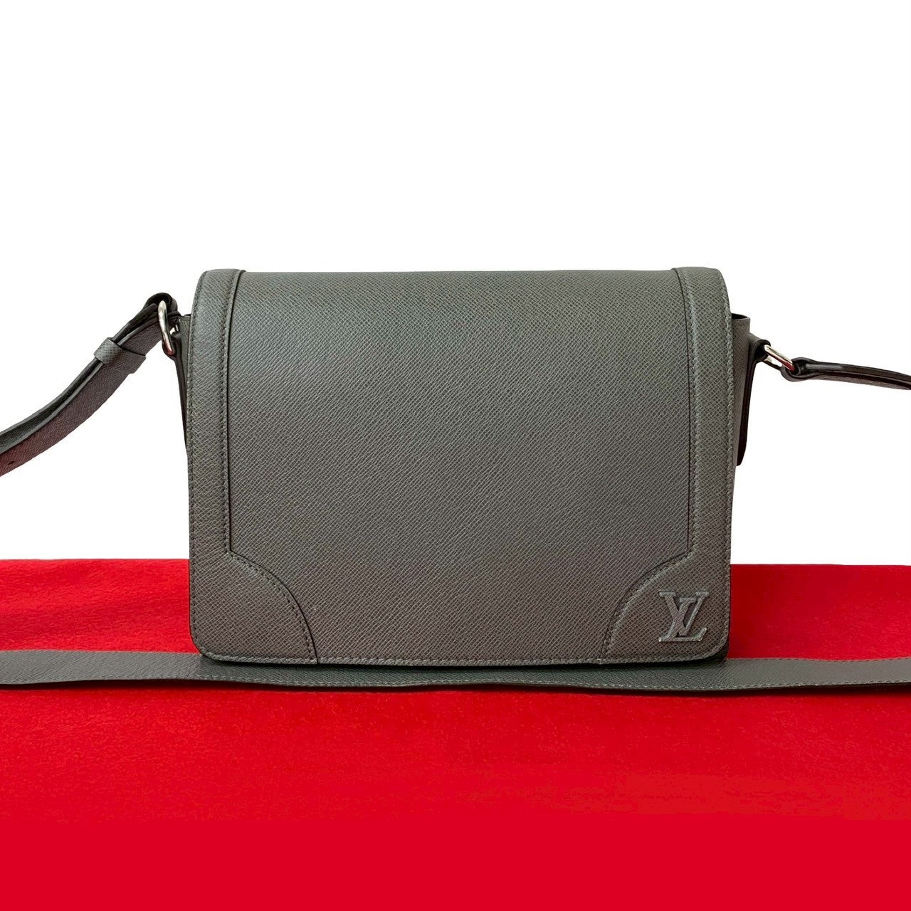 LOUIS VUITTON ニューフラップ メッセンジャー – Trip