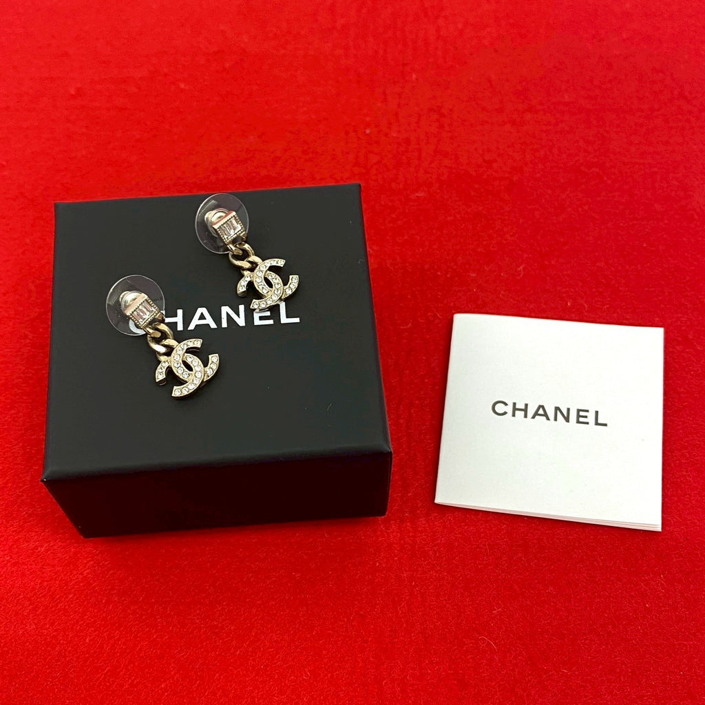CHANEL シャネル ピアス – Trip