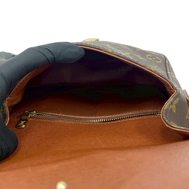 Shoulder bag Louis Vuitton Saint Cloud MM