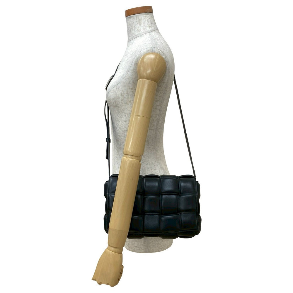 ショルダーバッグ ボッテガヴェネタ パデッドカセット