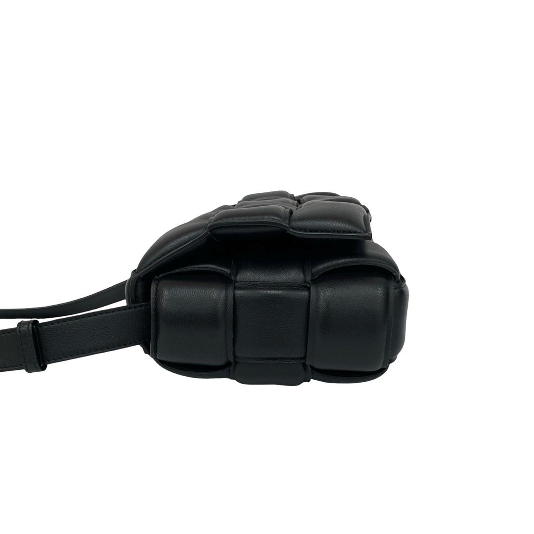 ショルダーバッグ ボッテガヴェネタ パデッドカセット