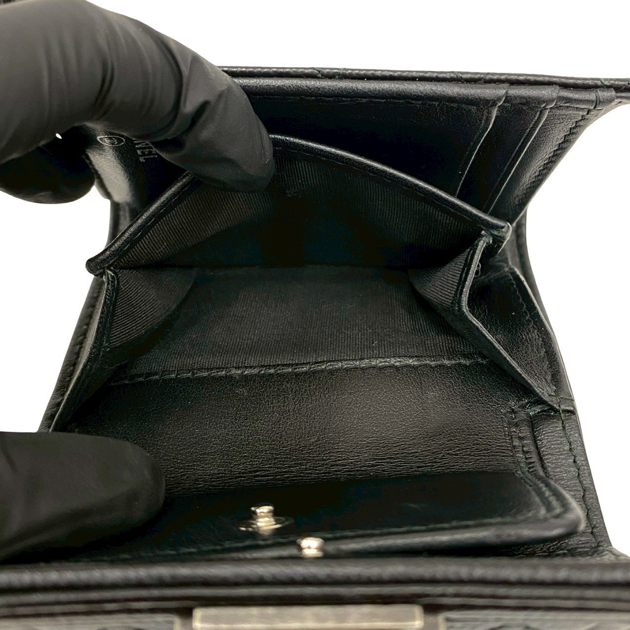 CHANEL シャネル ボーイシャネル 三つ折り財布 – Trip