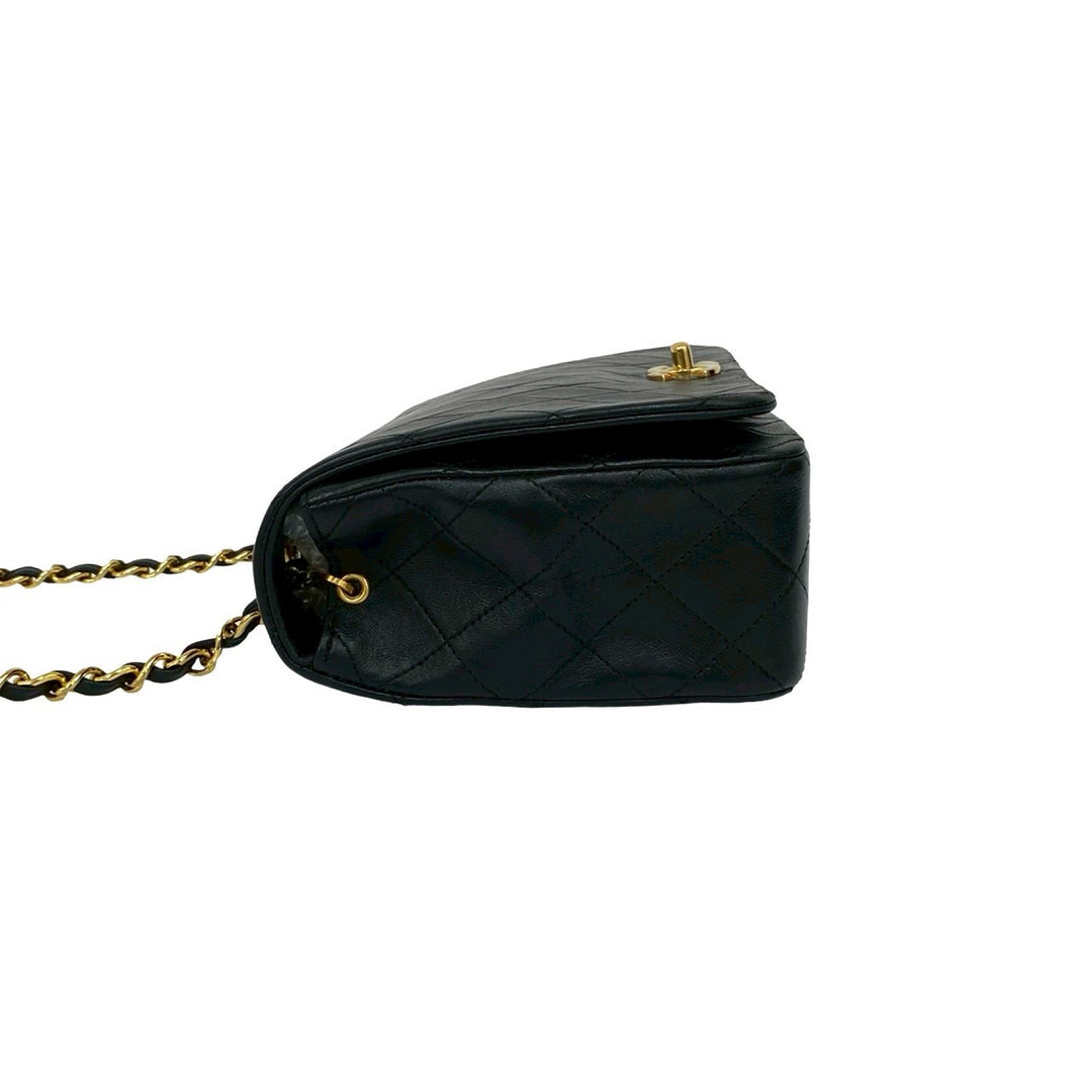 ショルダーバッグ シャネル