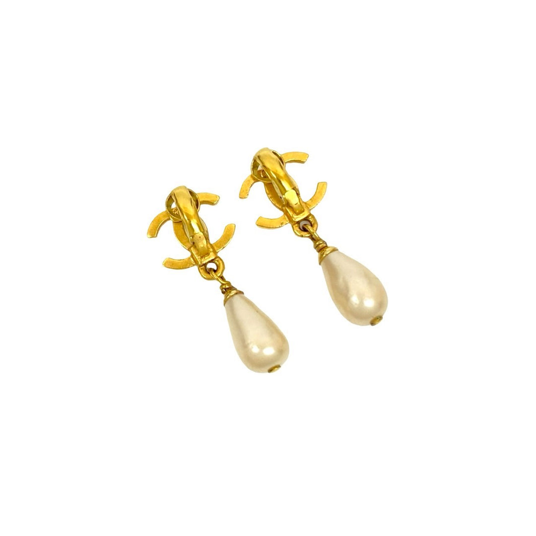 earrings chanel