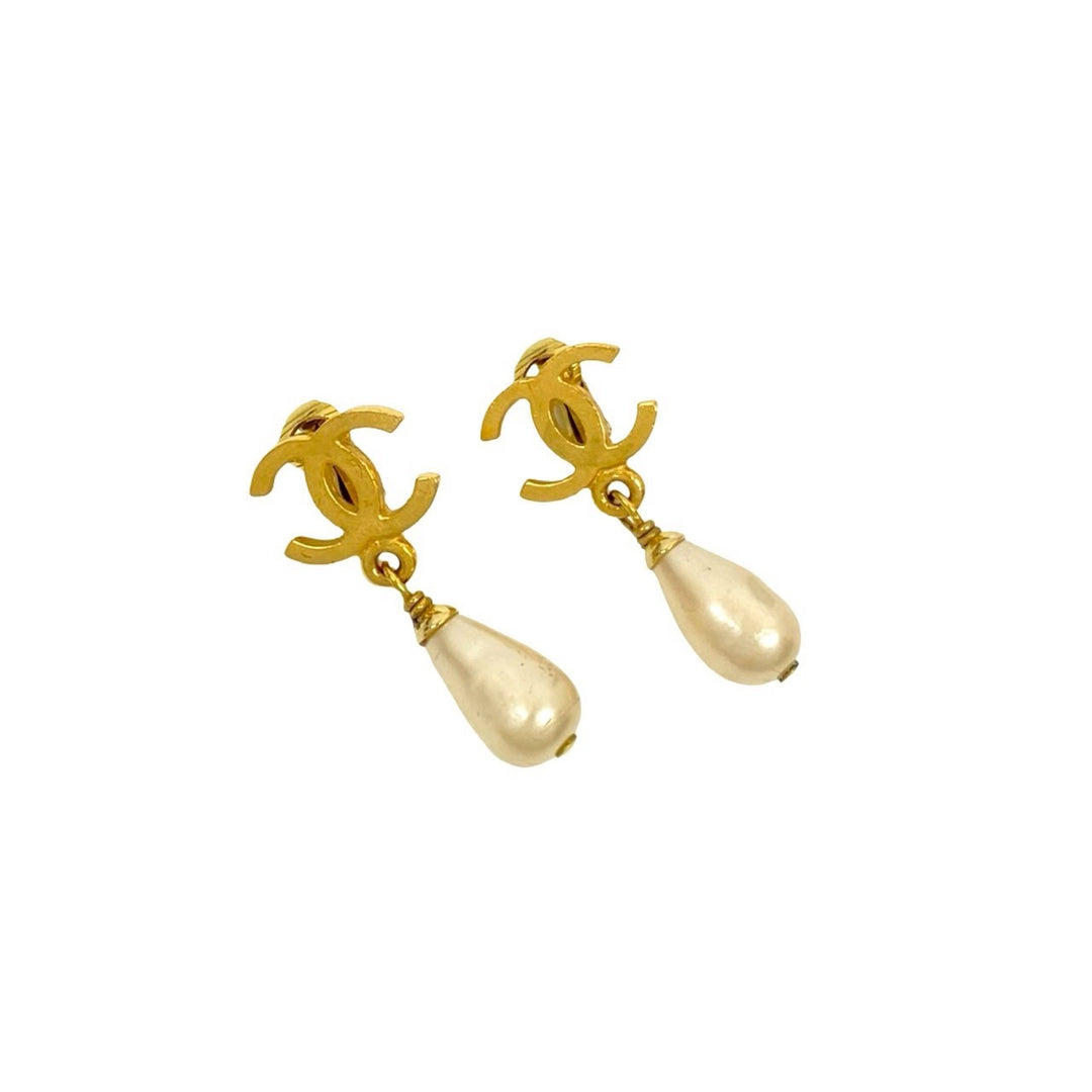 earrings chanel