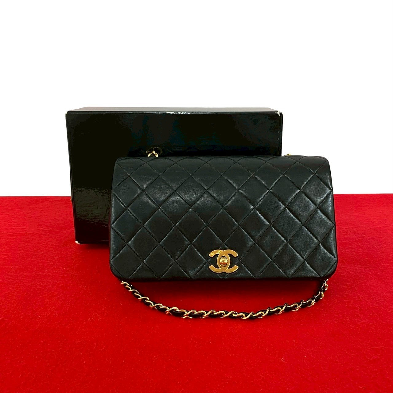 CHANEL シャネル (Vintage) ショルダーバッグ – Trip