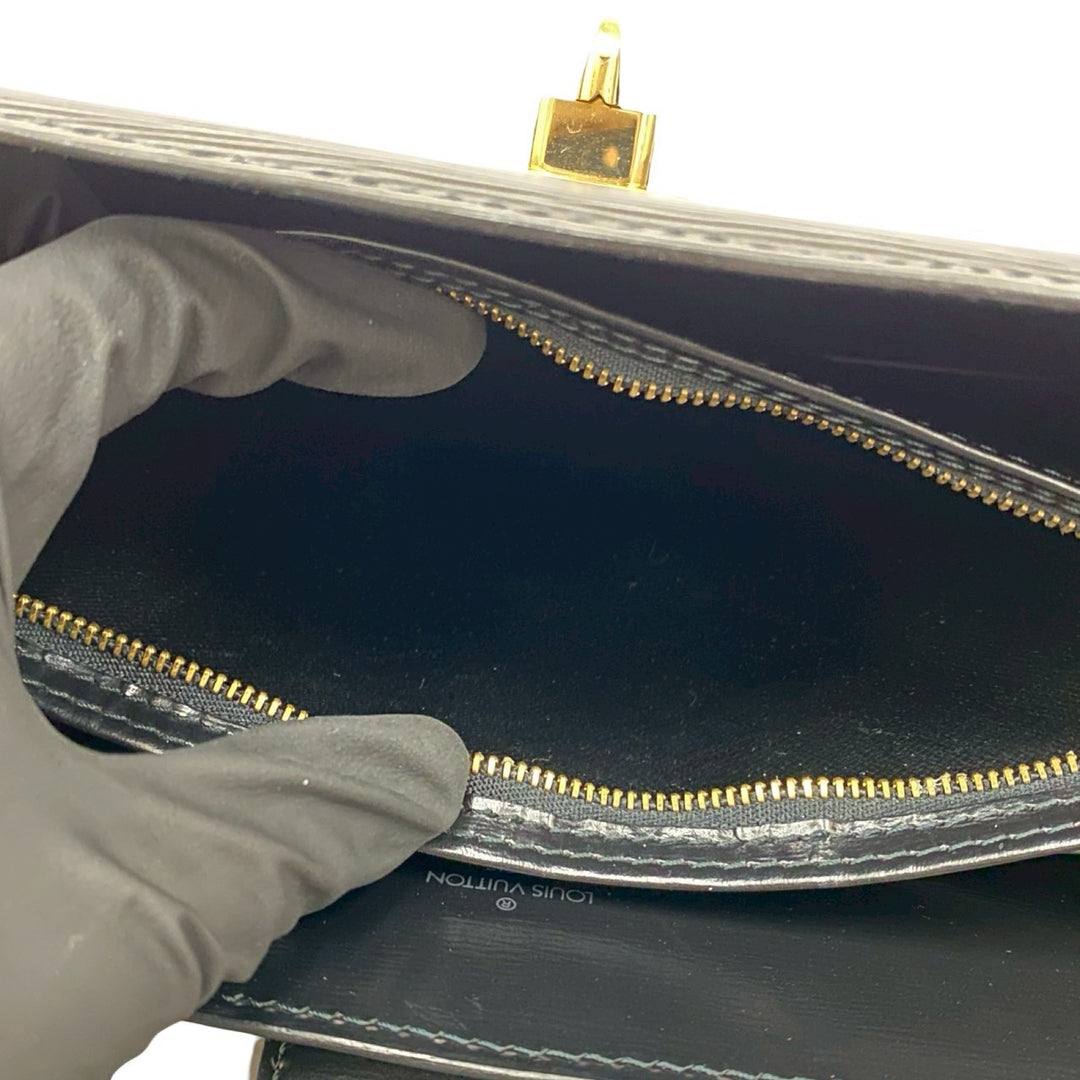 shoulder bag louis vuitton capuchin