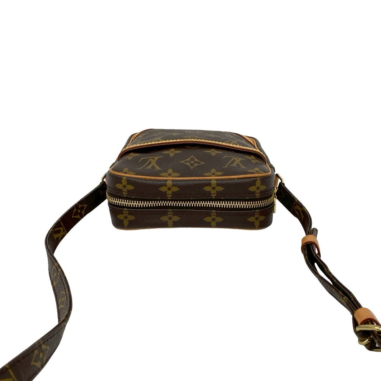 LOUIS VUITTON ダヌーブ　ショルダーバッグ LOUIS VUITTON ルイヴィトン (Vintage) ダヌーブ ショルダーバッグ – Trip