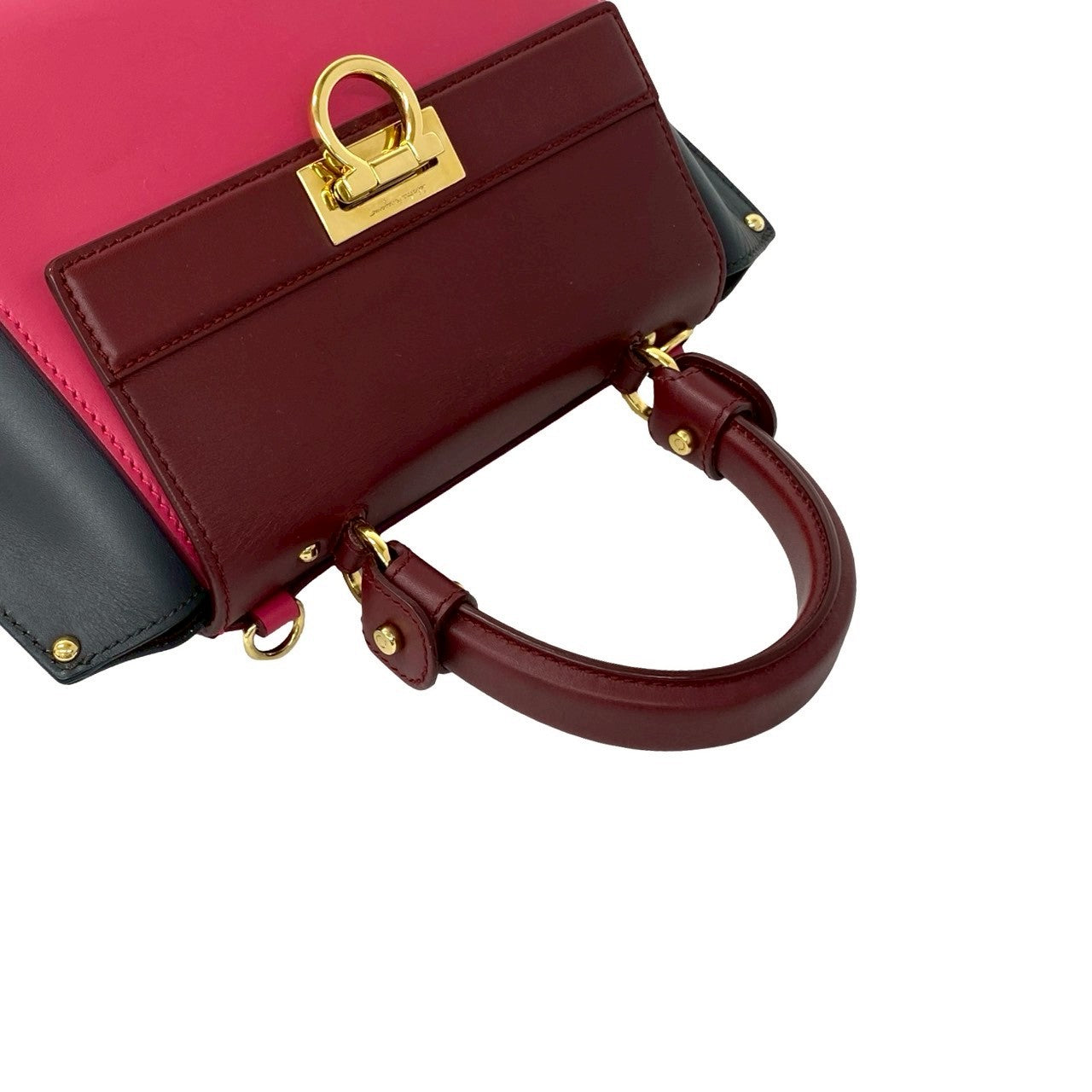 Salvatore Ferragamo サルヴァトーレフェラガモ ソフィア ショルダー