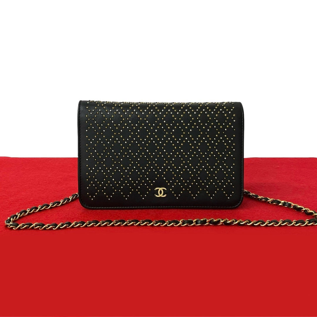 CHANEL スタッズ グリッドチェーン ウォレット – Trip