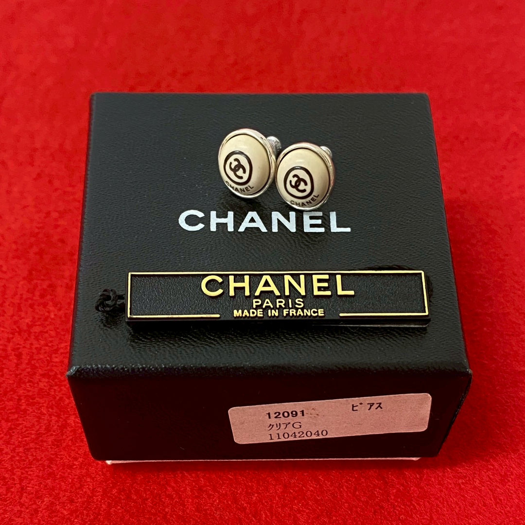 ピアス シャネル