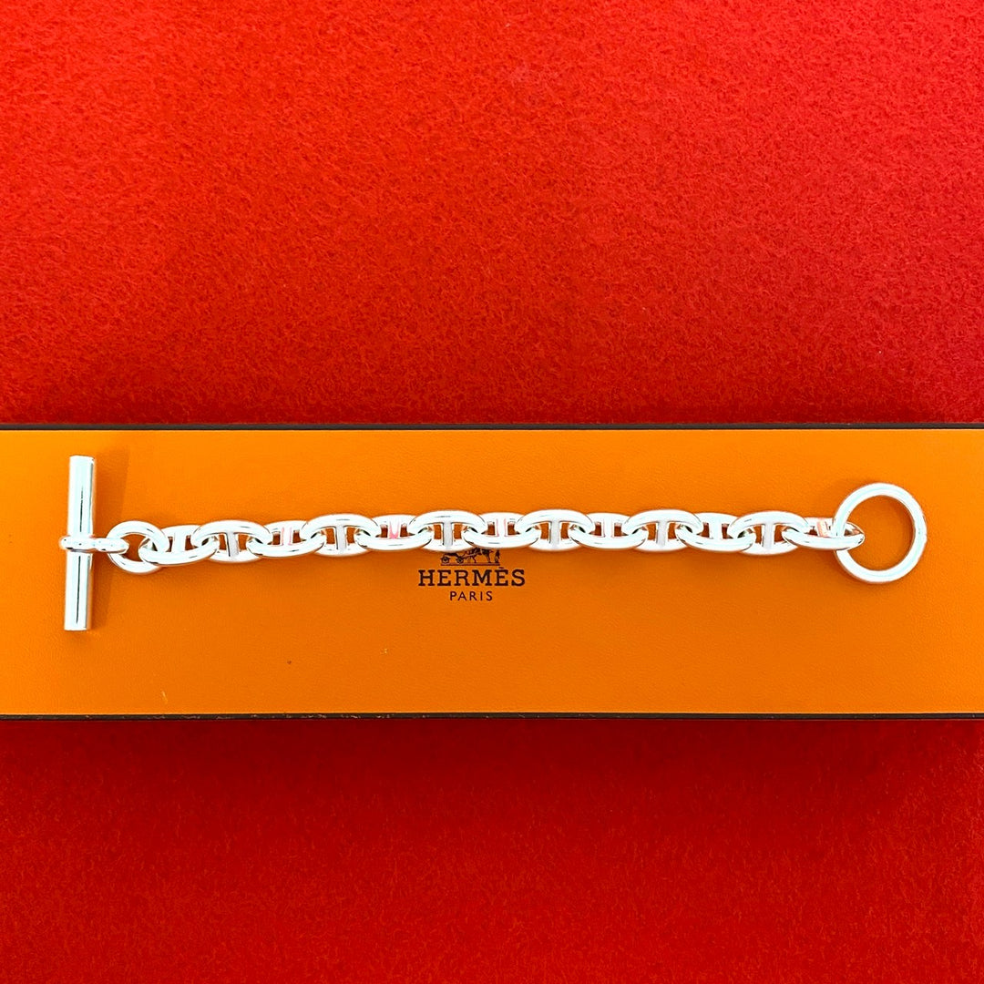 blurRubbingHermes Chaine d'Ancre MM 13 frames