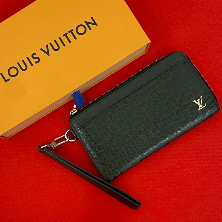 Long wallet Louis Vuitton Zippy Dragonne