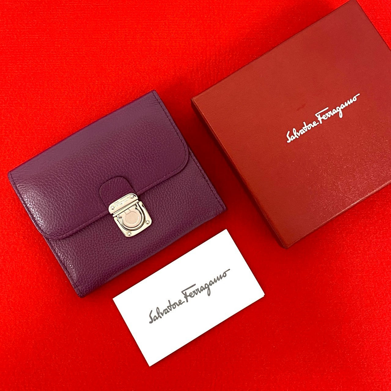 Salvatore Ferragamo サルヴァトーレフェラガモ 二つ折り財布 – Trip