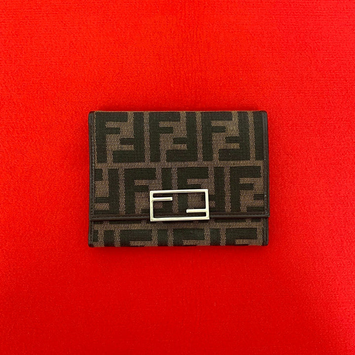 三つ折り財布 フェンディ