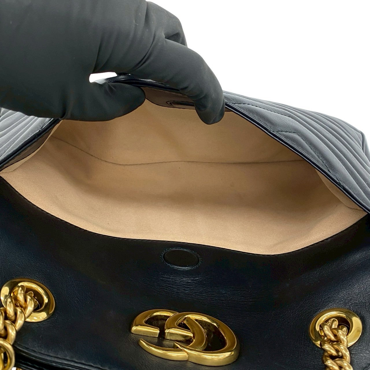 GUCCI GGﾏｰﾓﾝﾄ GGマーモント〕スモール ショルダーバッグ ・ブラック レザー | GUCCI公式