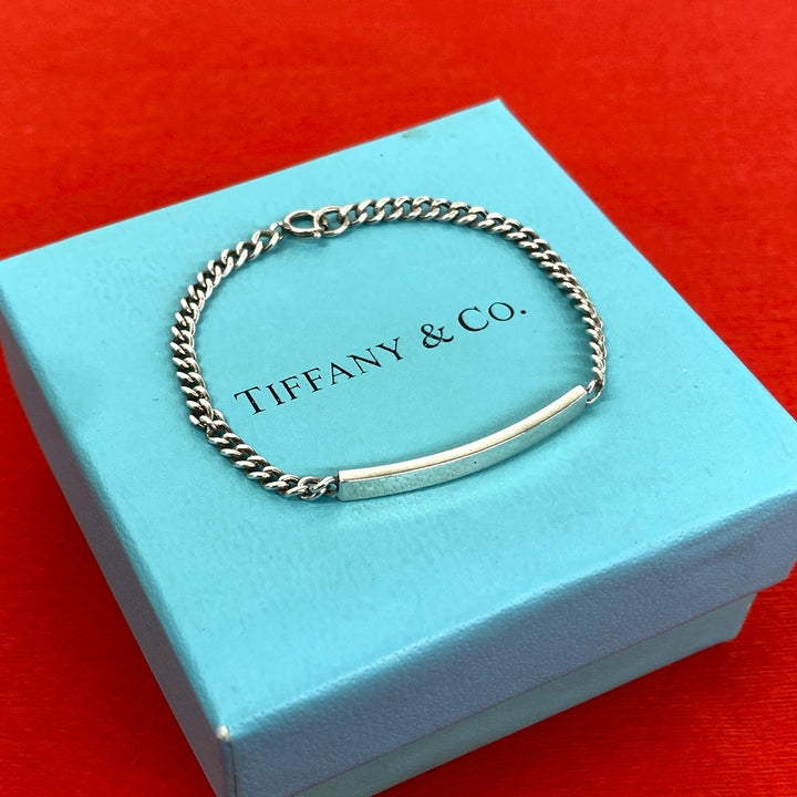 blurRubbingTiffany ID chain blurRubbingCut