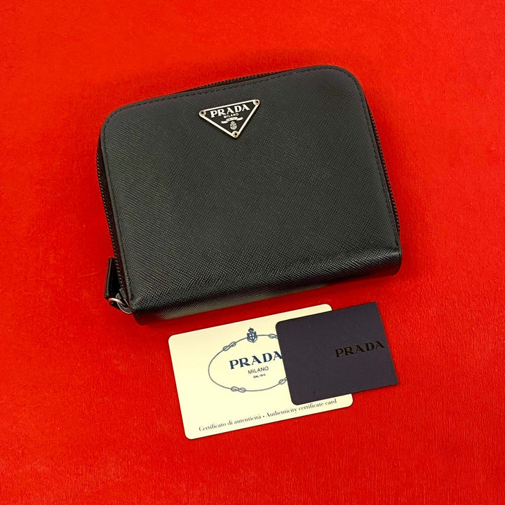 bifold wallet prada