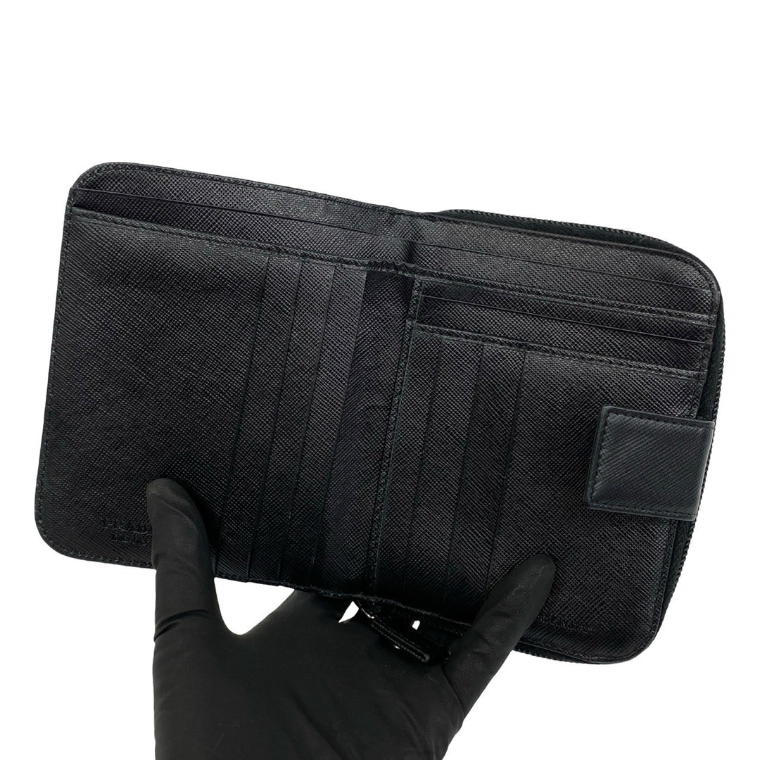 bifold wallet prada