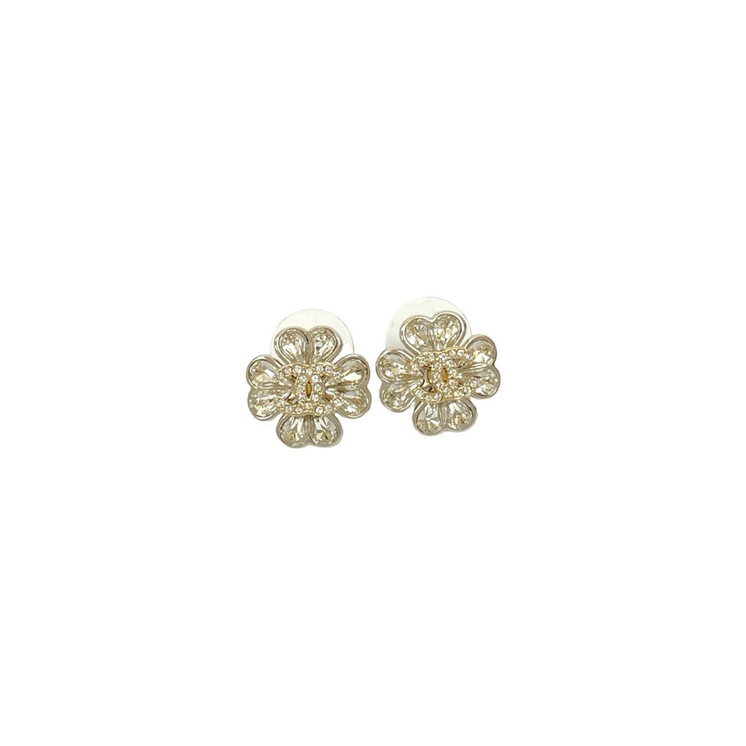 ピアス シャネル