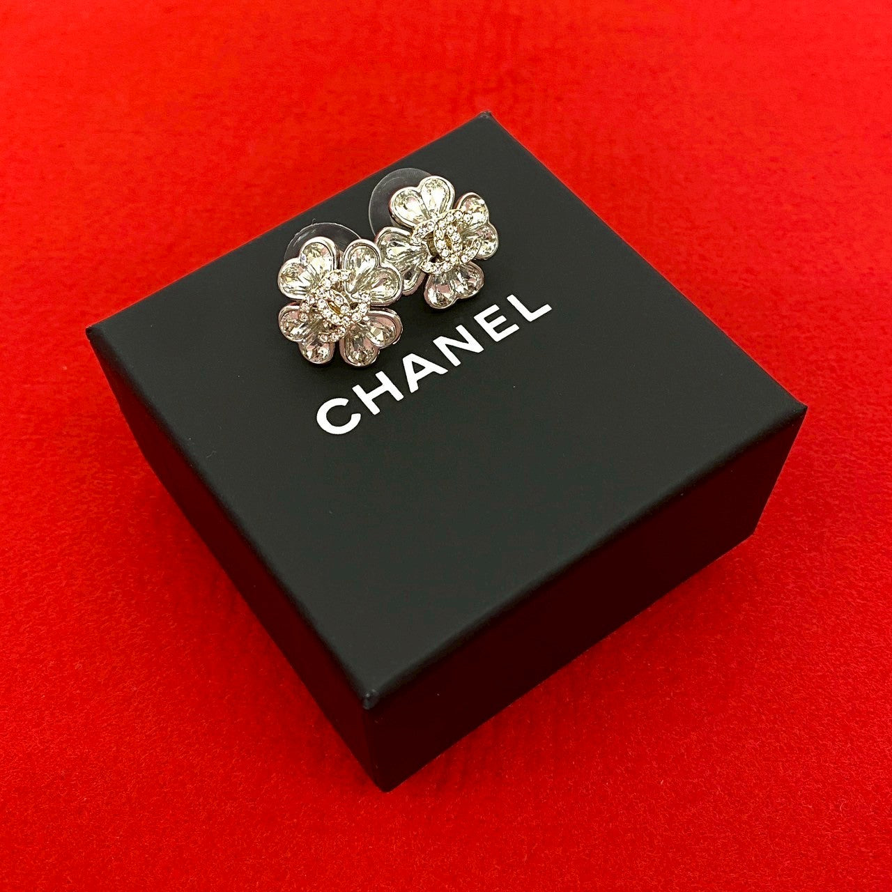 CHANELピアス CHANEL（シャネル） ピアス CCマークラインストーン メタル＆ストラス