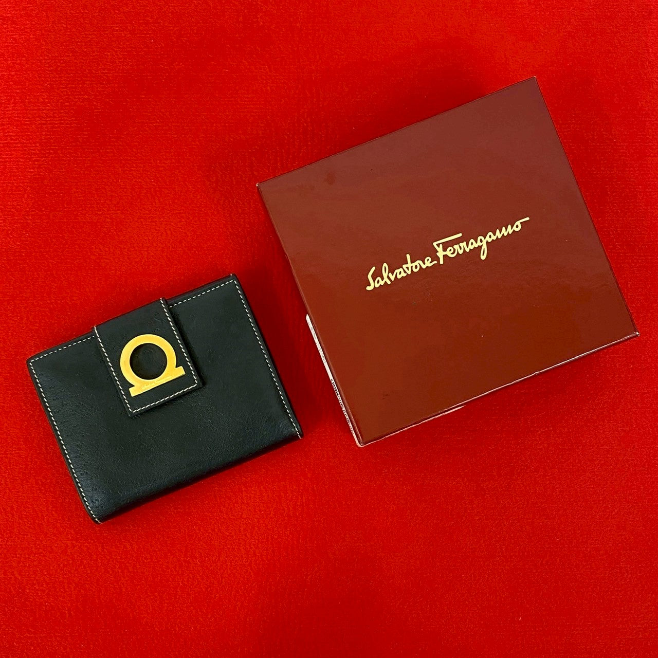 さとっぺ様　エコメルカリ便指定依頼 Salvatore Ferragamo Salvatore Ferragamo Bifold Wallet – Trip
