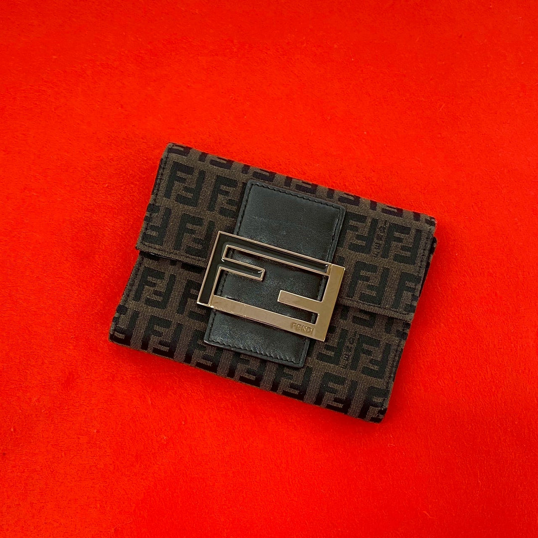 trifold wallet fendi