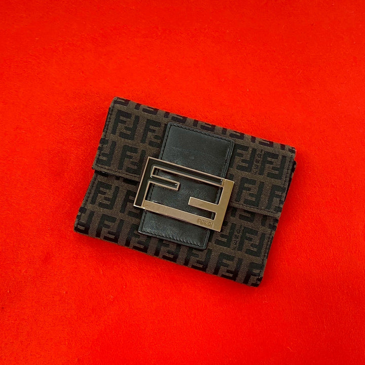 trifold wallet fendi
