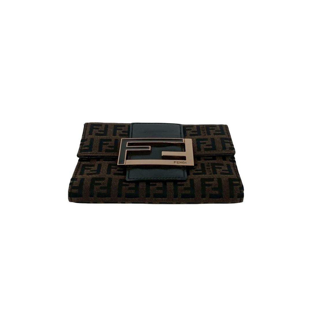 trifold wallet fendi