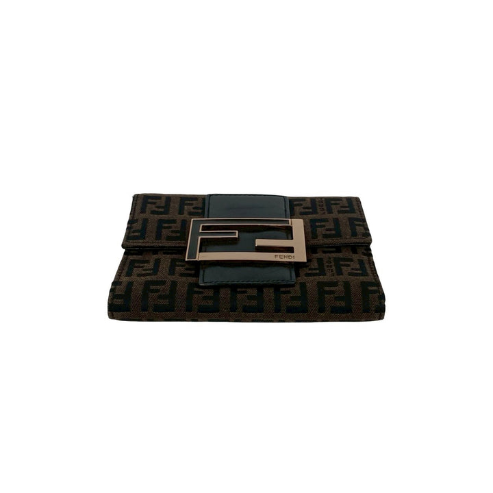trifold wallet fendi