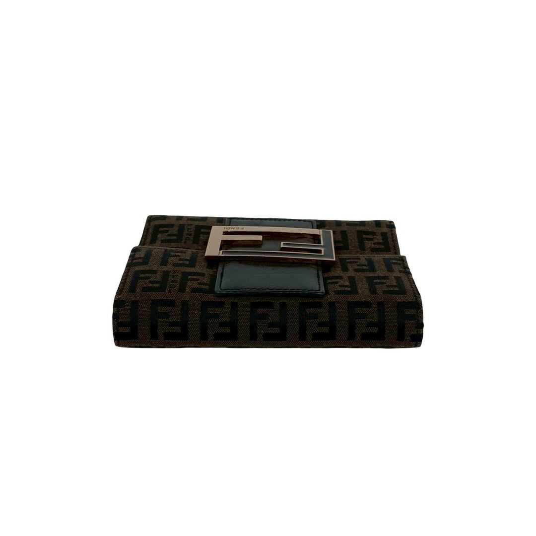trifold wallet fendi