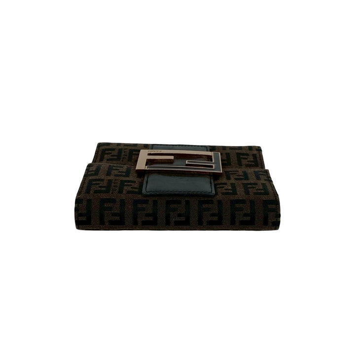 trifold wallet fendi
