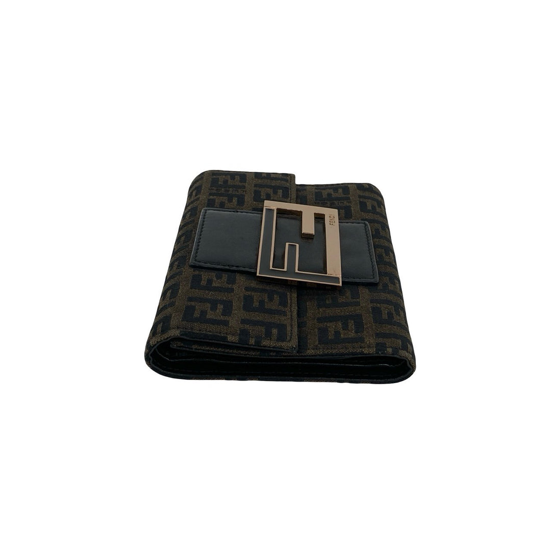 trifold wallet fendi