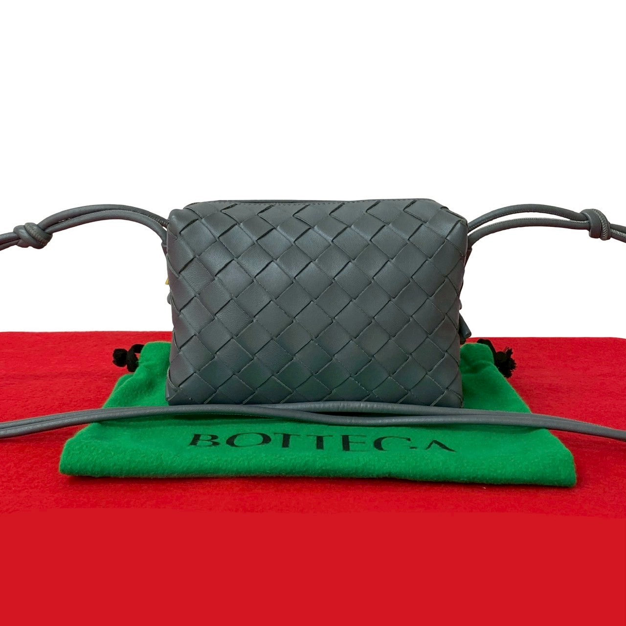 BOTTEGA VENETA ショルダーバッグ ミニループ カメラバッグ 極美 BOTTEGA VENETA ショルダーバッグ ミニループ カメラバッグ 極美