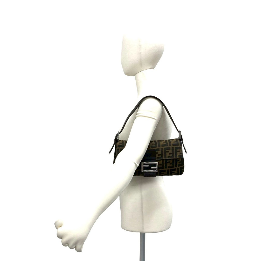 ショルダーバッグ フェンディ マンマバケット