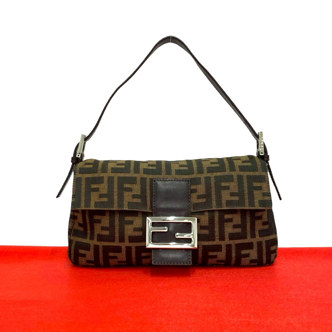 ショルダーバッグ フェンディ マンマバケット