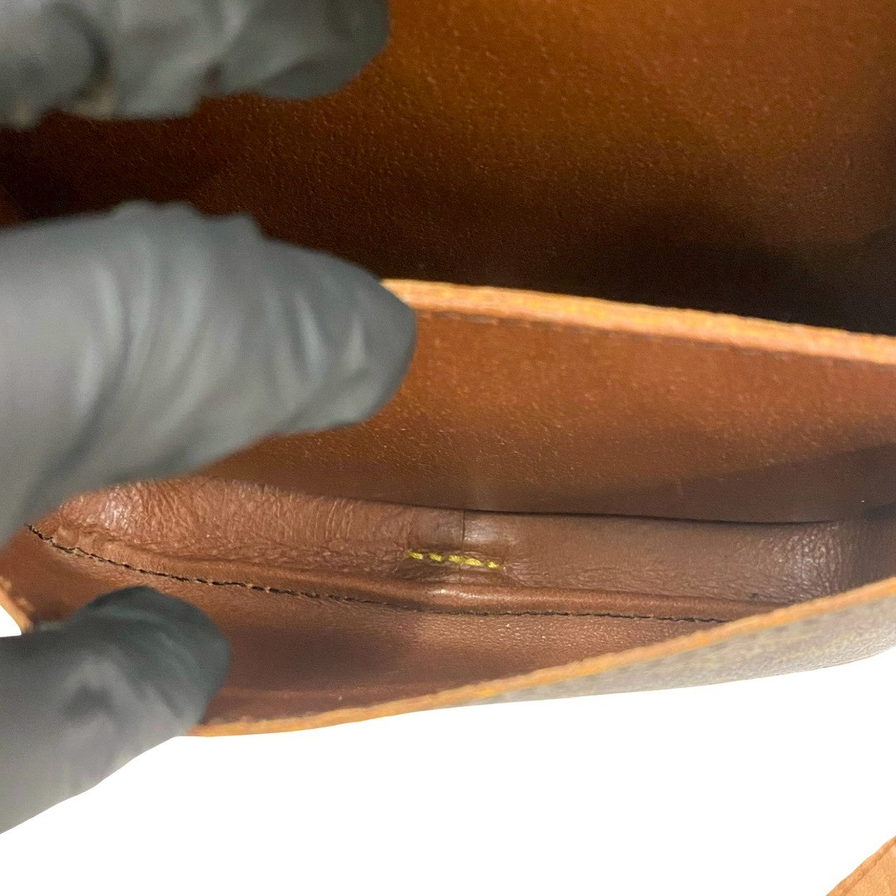 LOUIS VUITTON ルイヴィトン (Vintage) カルトシエール ショルダー