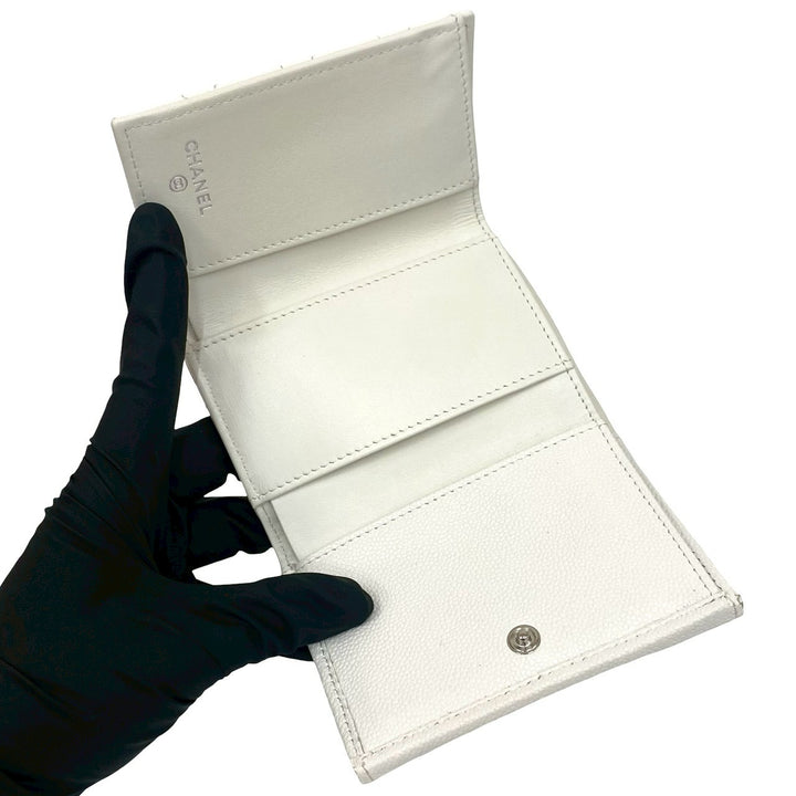 trifold wallet chanel